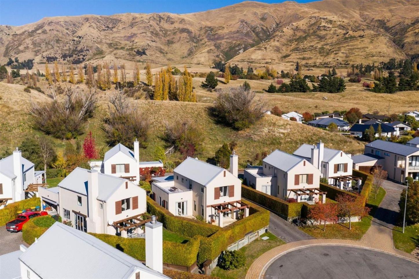A Home Away From Home In Wanaka Exterior photo