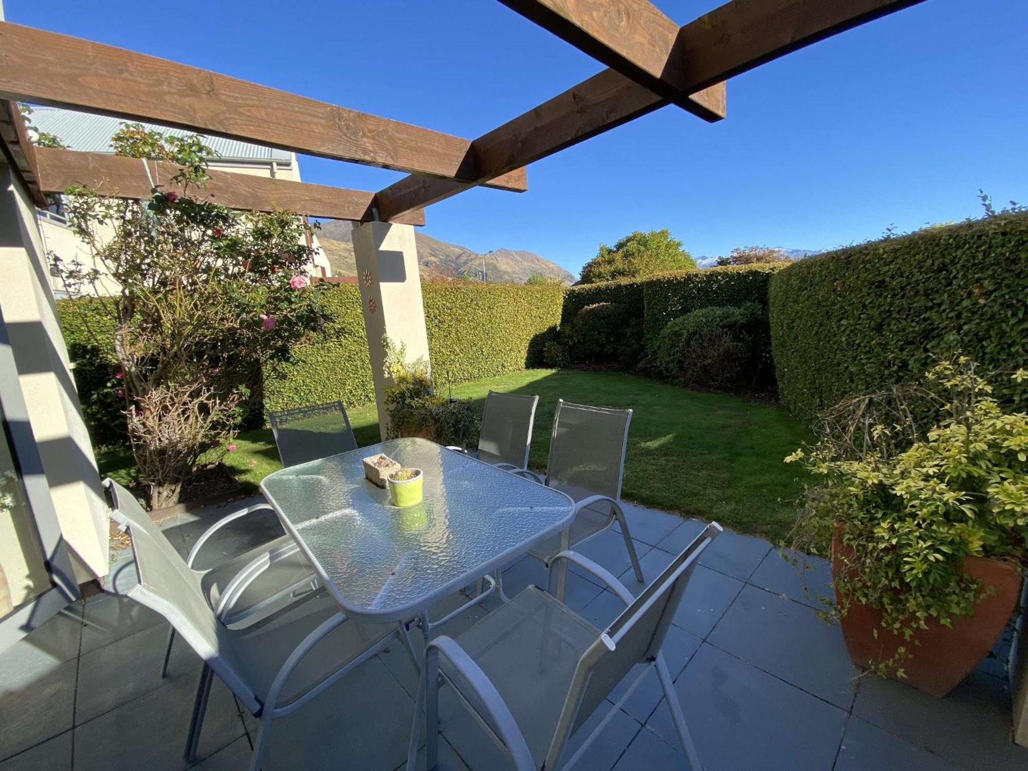 A Home Away From Home In Wanaka Exterior photo
